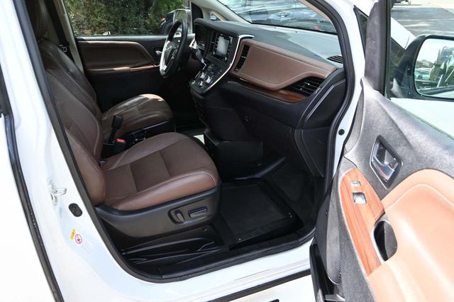 2019 Toyota Sienna Limited Premium FWD 7-Passenger - 22925025 - 14