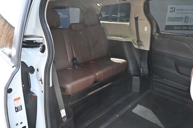 2019 Toyota Sienna Limited Premium FWD 7-Passenger - 22925025 - 17