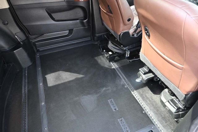 2019 Toyota Sienna Limited Premium FWD 7-Passenger - 22925025 - 18