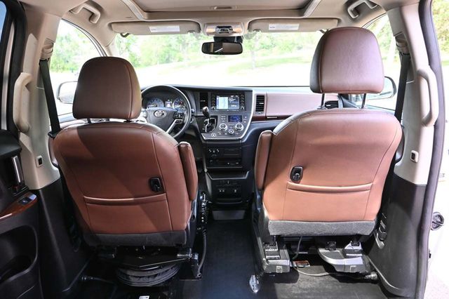 2019 Toyota Sienna Limited Premium FWD 7-Passenger - 22925025 - 19