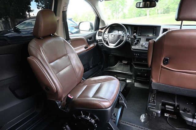 2019 Toyota Sienna Limited Premium FWD 7-Passenger - 22925025 - 22