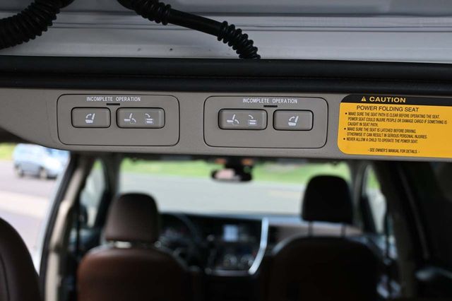 2019 Toyota Sienna Limited Premium FWD 7-Passenger - 22925025 - 27