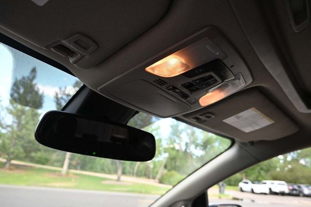 2019 Toyota Sienna Limited Premium FWD 7-Passenger - 22925025 - 35