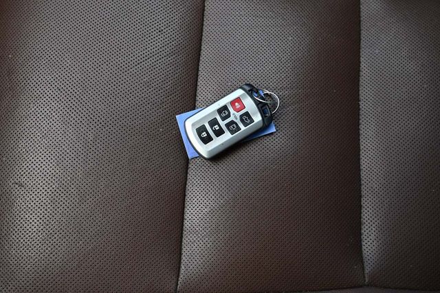 2019 Toyota Sienna Limited Premium FWD 7-Passenger - 22925025 - 42