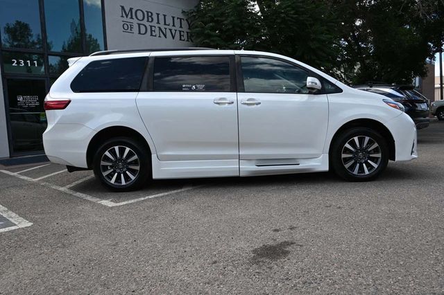 2019 Toyota Sienna Limited Premium FWD 7-Passenger - 22925025 - 4