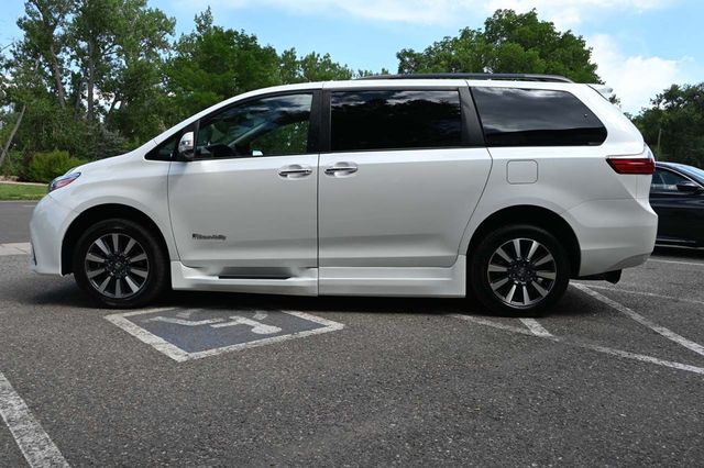 2019 Toyota Sienna Limited Premium FWD 7-Passenger - 22925025 - 8