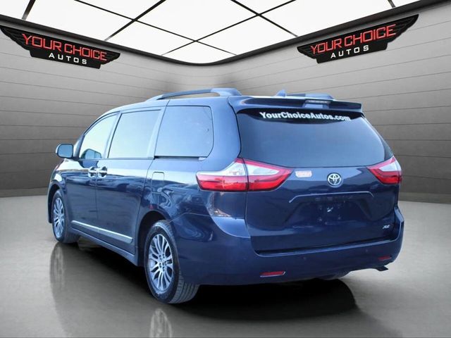 2019 Toyota Sienna XLE Automatic Access Seat FWD 7-Passenger - 22928607 - 4