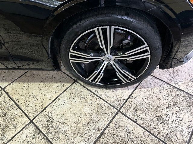 2019 Volvo S60 T5 FWD Inscription - 21383132 - 35