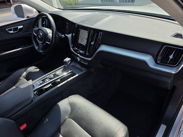 2019 Volvo XC60 T6 AWD Momentum - 22904172 - 12