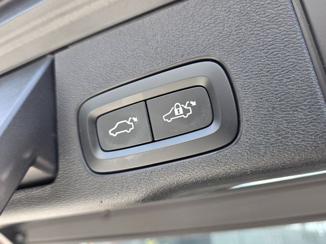 2019 Volvo XC60 T6 AWD Momentum - 22904172 - 19