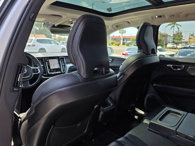 2019 Volvo XC60 T6 AWD Momentum - 22904172 - 25