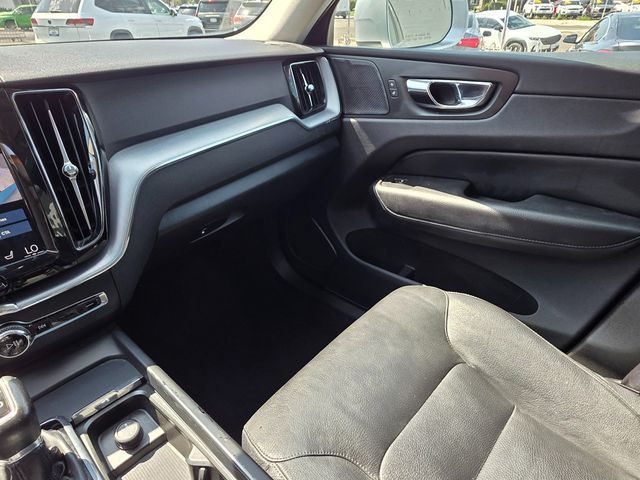 2019 Volvo XC60 T6 AWD Momentum - 22904172 - 40