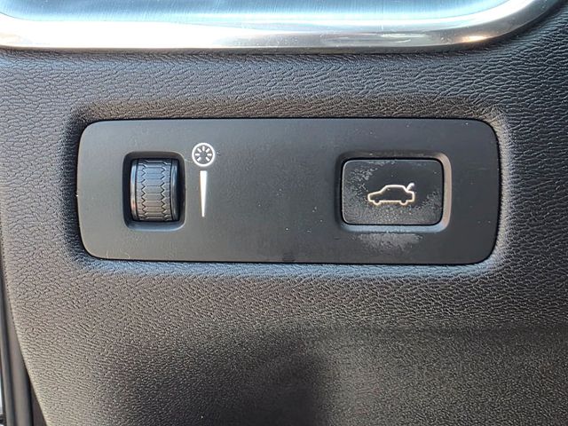 2019 Volvo XC60 T6 AWD Momentum - 22904172 - 44