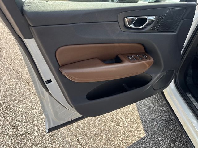 2019 Volvo XC60 T8 eAWD Plug-In Hybrid Inscription - 22914501 - 9