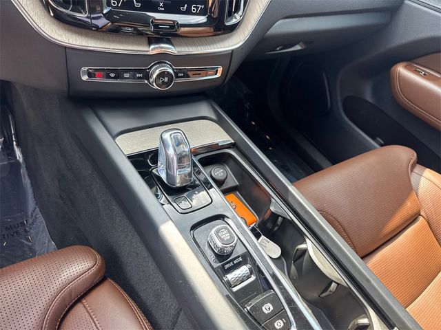 2019 Volvo XC60 T8 eAWD Plug-In Hybrid Inscription - 22914501 - 29