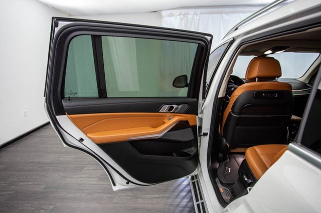 2020 BMW X7 xDrive40i Sports Activity Vehicle - 22937903 - 21