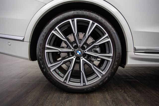 2020 BMW X7 xDrive40i Sports Activity Vehicle - 22937903 - 42