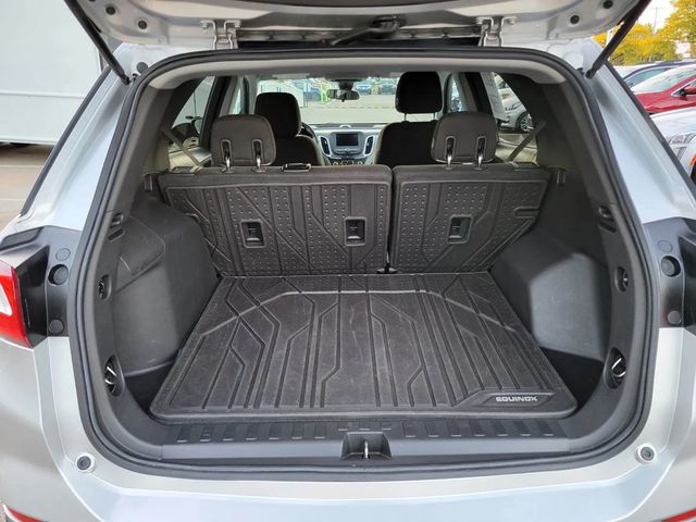 2020 Chevrolet Equinox LS Sport Utility 4D - 22936342 - 11