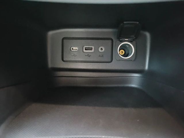 2020 Chevrolet Equinox LS Sport Utility 4D - 22936342 - 13