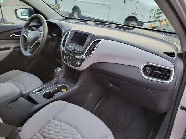 2020 Chevrolet Equinox LS Sport Utility 4D - 22936342 - 15