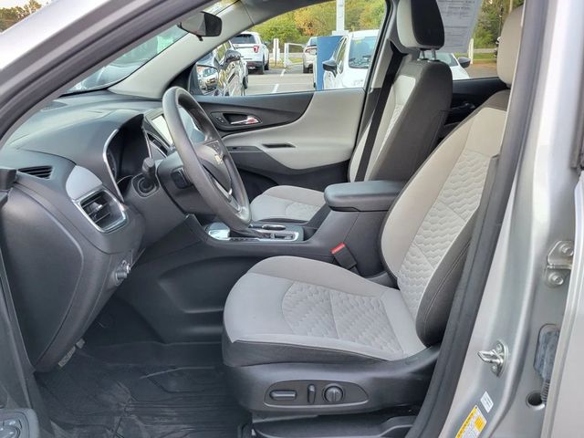 2020 Chevrolet Equinox LS Sport Utility 4D - 22936342 - 1