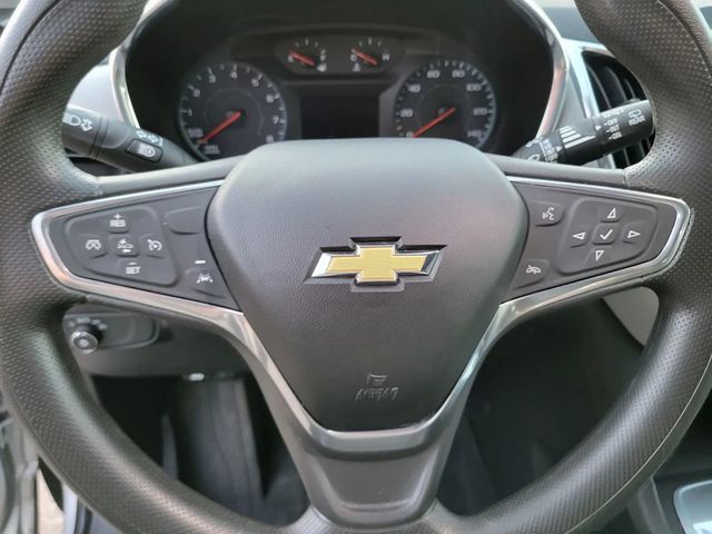 2020 Chevrolet Equinox LS Sport Utility 4D - 22936342 - 29