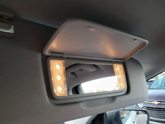 2020 Chevrolet Equinox LS Sport Utility 4D - 22936342 - 33