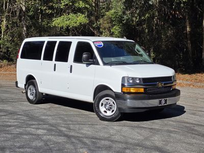 2020 Chevrolet Express Passenger LT's photo