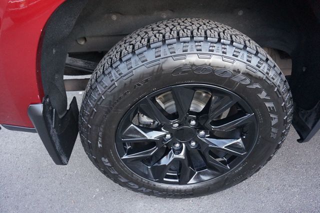 2020 Chevrolet Silverado 1500 CUSTOM, PREMIUM WHEELS, RUNNING BOARDS, TOWING PACKAGE - 22936834 - 12