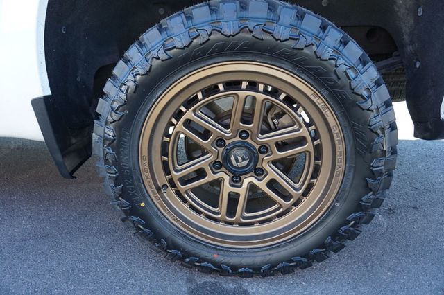 2020 Chevrolet Silverado 1500 ONE OWNER,PREMIUM WHEELS WITH  NEW TIRES,POWER RUNNING BOARDS - 22914403 - 11