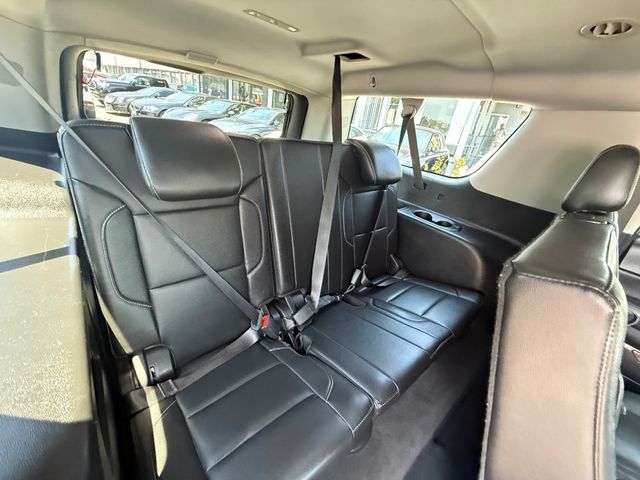 2020 Chevrolet Suburban Premier - 22886555 - 19