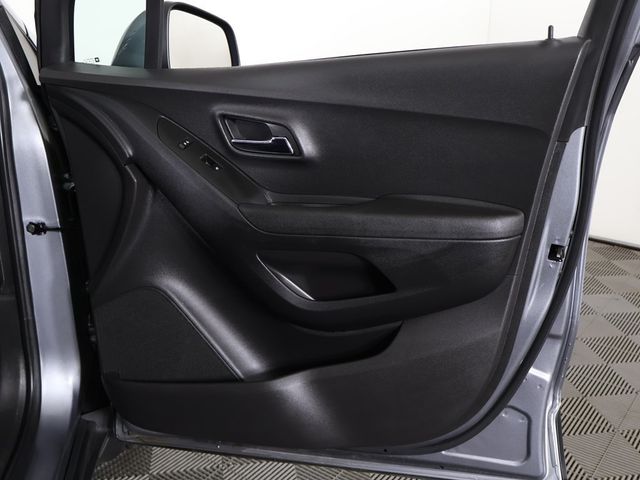 2020 Chevrolet Trax AWD 4dr LS - 22933878 - 19