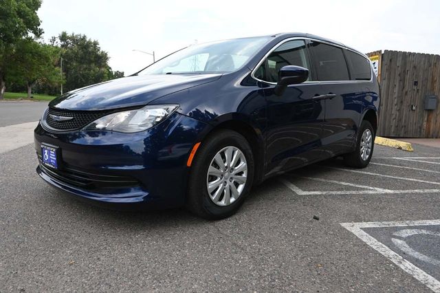 2020 Chrysler Voyager L FWD - 22917642 - 9