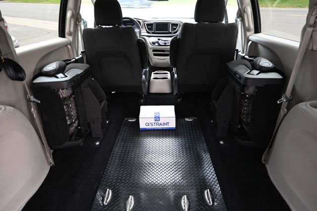 2020 Chrysler Voyager L FWD - 22917642 - 20