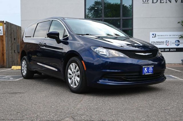 2020 Chrysler Voyager L FWD - 22917642 - 2