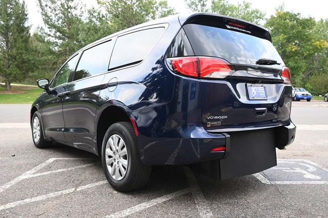 2020 Chrysler Voyager L FWD - 22917642 - 7