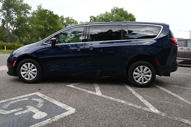 2020 Chrysler Voyager L FWD - 22917642 - 8