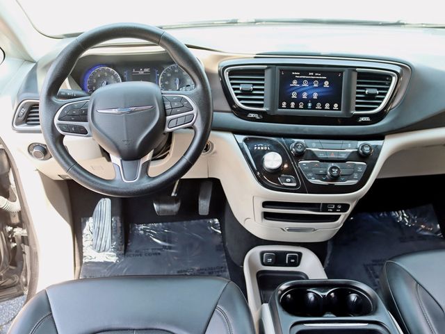2020 Chrysler Voyager LXi FWD - 22863638 - 10