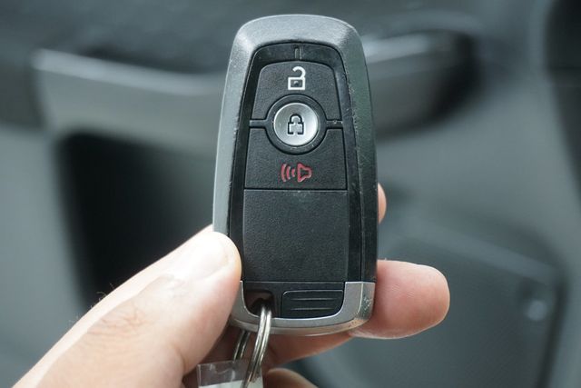 2020 Ford Escape SE FWD - 22879585 - 14