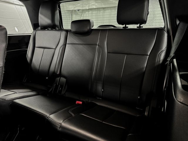 2020 Ford Expedition XLT 4WD - 22936761 - 10