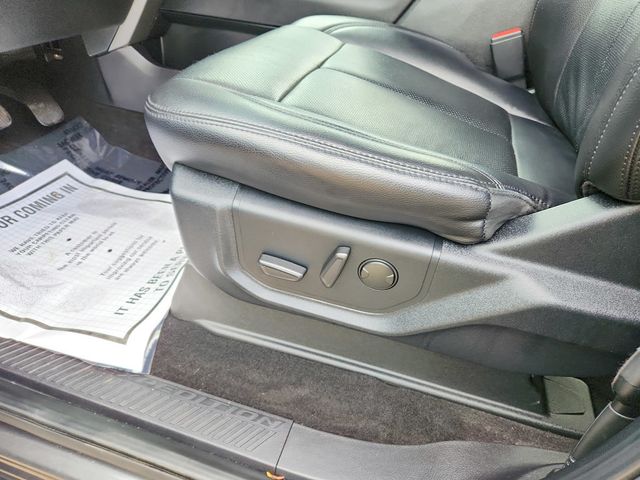 2020 Ford Expedition XLT 4x4 with Equipment Group 202A, HD Trailer Tow & Voice Nav - 22934214 - 8