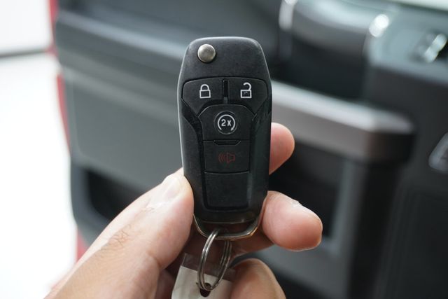 2020 Ford F-150 XLT 4WD SuperCrew 5.5' Box - 22917628 - 13