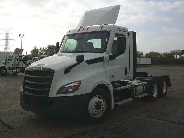 2020 Freightliner CA126DC daycab CA126DC daycab - 22840619 - 0