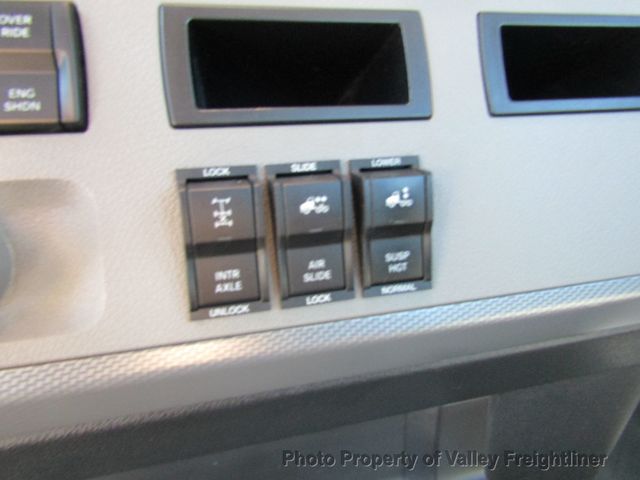 2020 Freightliner Cascadia 126  - 22906967 - 16