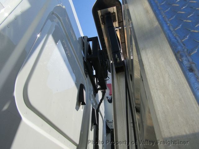 2020 Freightliner Cascadia 126  - 22915196 - 19