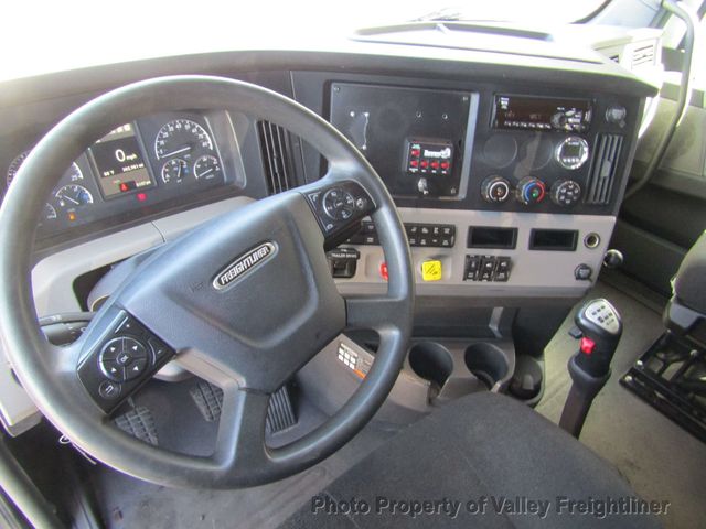 2020 Freightliner Cascadia 126  - 22915196 - 28