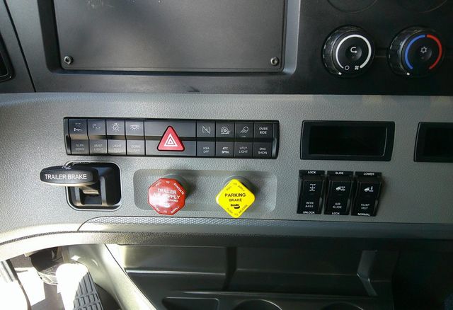 2020 Freightliner Cascadia 126  - 22591544 - 15