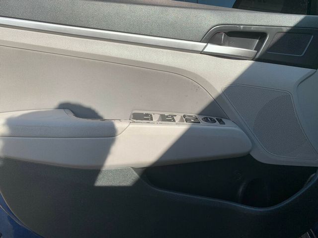 2020 Hyundai Elantra SE IVT - 22658996 - 4