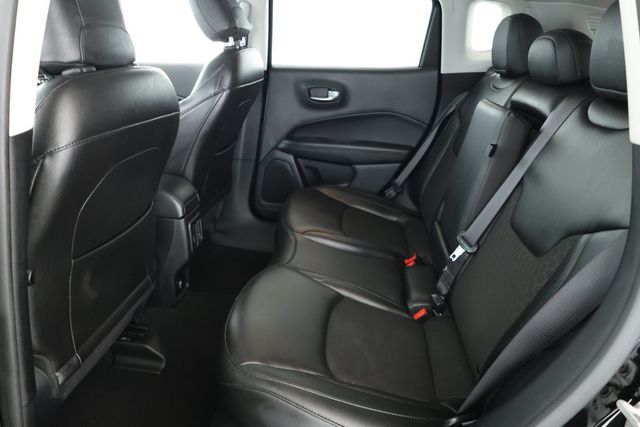 2020 Jeep Compass Altitude 4x4 with Cold Weather Group - 22927472 - 17