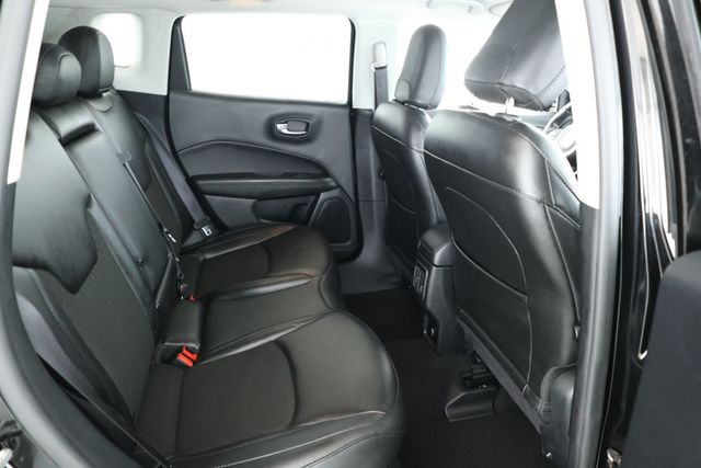 2020 Jeep Compass Altitude 4x4 with Cold Weather Group - 22927472 - 19